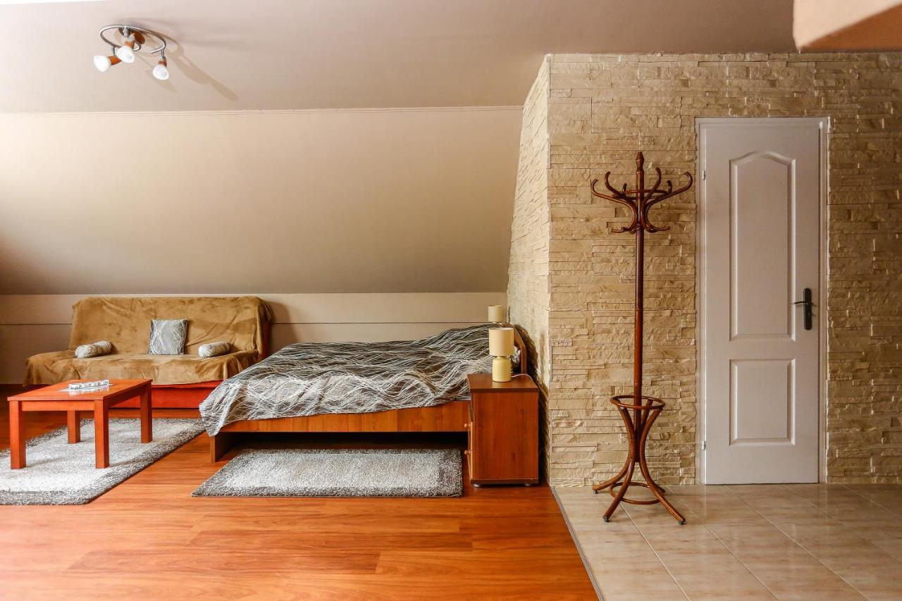 Gárdi Apartman Szekszárd Exterior foto