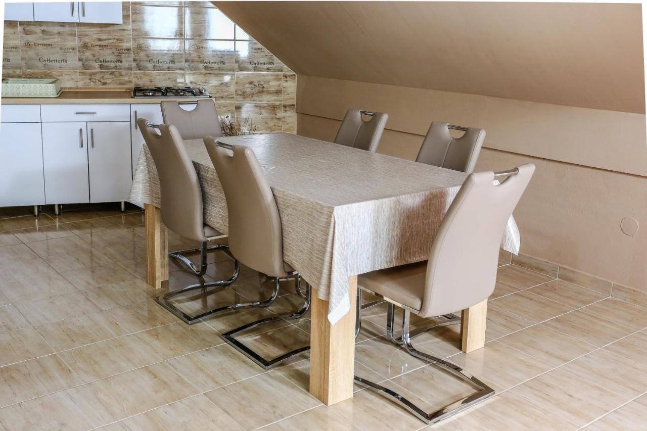 Gárdi Apartman Szekszárd Exterior foto