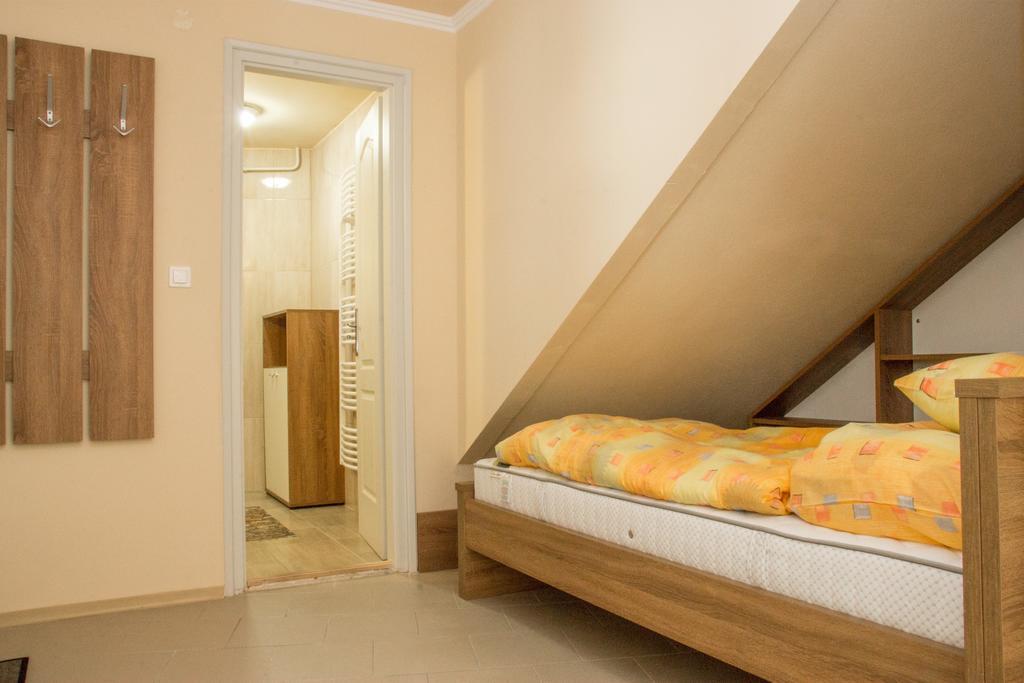 Gárdi Apartman Szekszárd Exterior foto