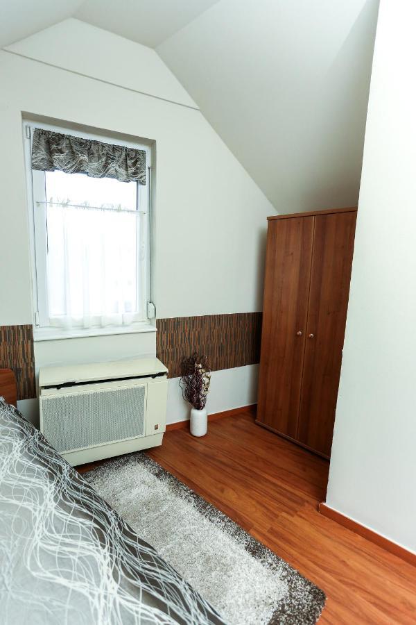 Gárdi Apartman Szekszárd Exterior foto