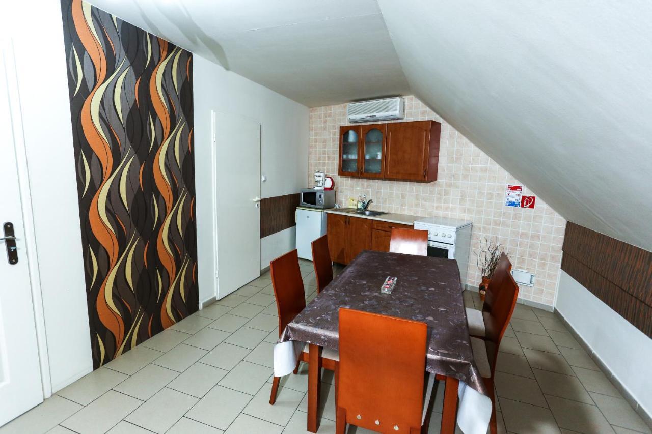 Gárdi Apartman Szekszárd Exterior foto