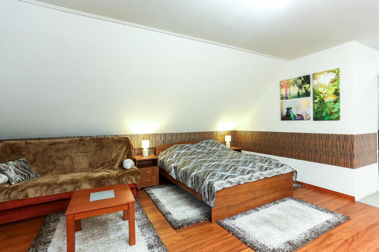 Gárdi Apartman Szekszárd Exterior foto