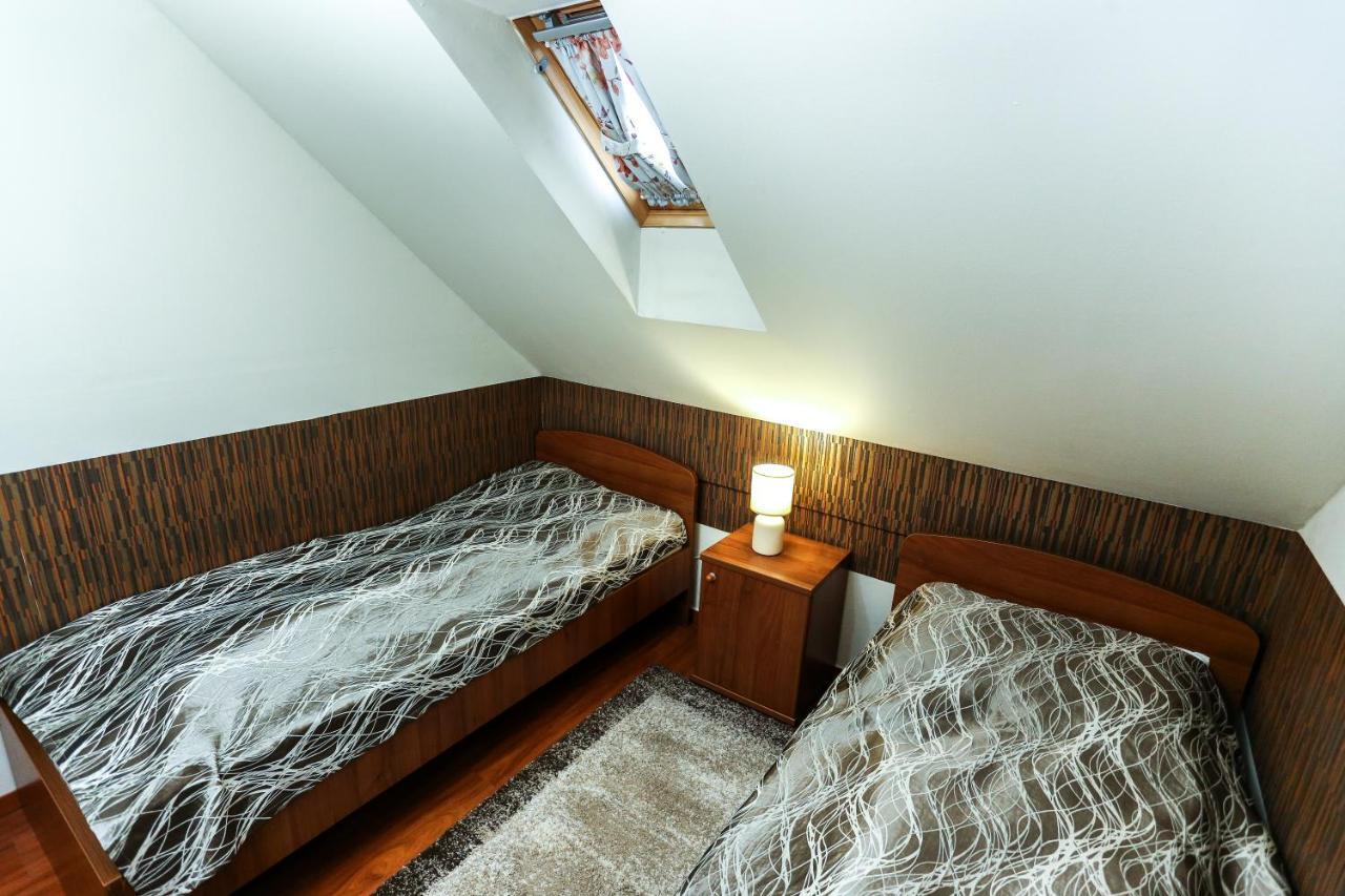 Gárdi Apartman Szekszárd Exterior foto